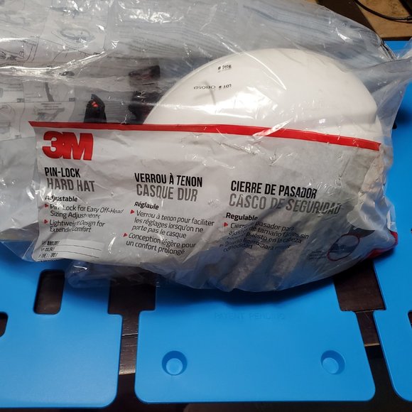 3M Hardhat and Safety Vest still in bag - Picture 2 of 2